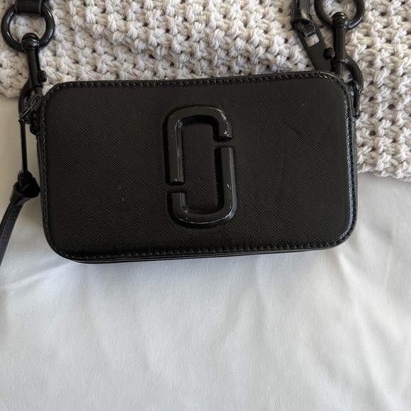 Marc Jacobs The Snapshot Black Crossbody Bag in great condition! - Picture 2 of 4